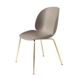 GUBI - Beetle Chaise à manger, Conic Base laiton / new beig…