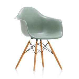 Vitra - Fauteuil eames en fibre de verre daw, érable jaunât…