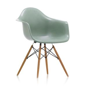 Vitra - Fauteuil eames en fibre de verre daw, couleur miel…