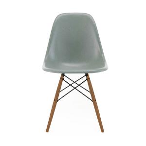 Vitra - Side Chair Eames en fibre de verre DSR, frêne miel…