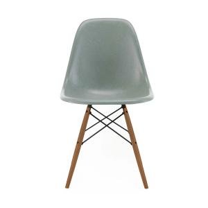 Vitra - Side Chair Eames en fibre de verre DSR, frêne miel…