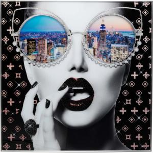 Affiche encadrée femme et buildings 120x120