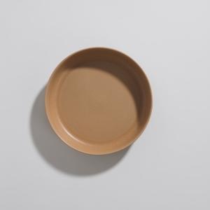 Assiette creuse en grès marron