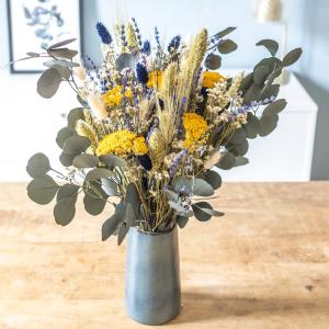 Bouquet de fleurs séchées à base de lavande et d'eucalyptus…
