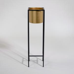 Cache pot en fer forgé noir et doré