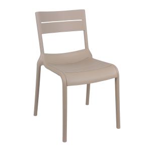 Chaise beige de terrasse en plastique