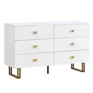 Commode blanche élégante avec poignées dorées