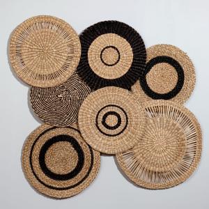 Déco murale cercles en jacinthe d'eau neige et noire 80x80