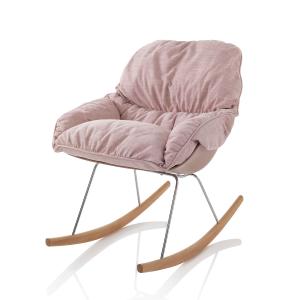 Fauteuil à bascule en bois et tissu rose