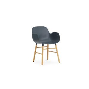 Fauteuil bleu avec structure en bois de chêne