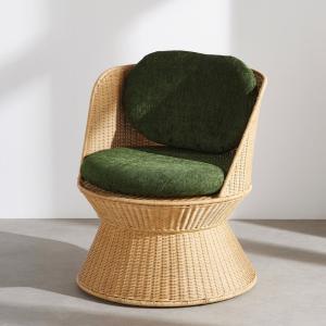 Fauteuil en rotin et coussins vert
