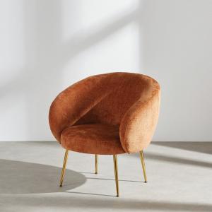 Fauteuil en textile chenille marron écureuil et pieds en ac…