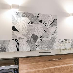 Fond de hotte adhésif en aluminium floral noir - 70x60 cm