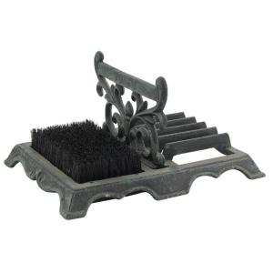 Gratte pied en fonte et brosse