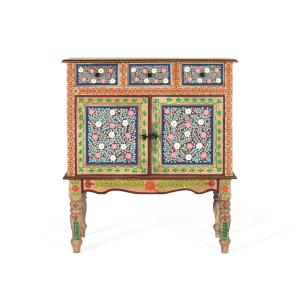 Hall en bois de manguier avec porte décorée à la main