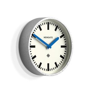 Horloge murale avec finition galvanisée avec aiguilles bleu…