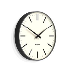 Horloge murale moderne ronde en métal gris clair mat