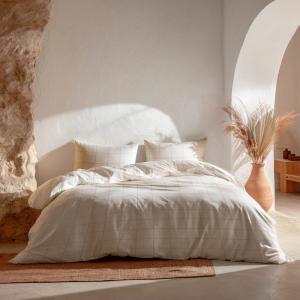 Housse de couette 100% coton beige 220x220 cm   2(45x75) cm