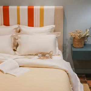 Housse de couette en satin de coton beige et blanc 220x240