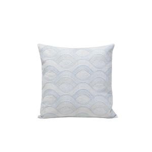Housse de coussin vagues finement brodées bleu 40x40 cm