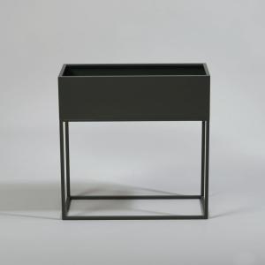 Jardinière en fer forgé vert