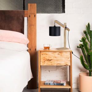 Lampe  bureau bois  H50cm naturel;Abat-jour:  noir