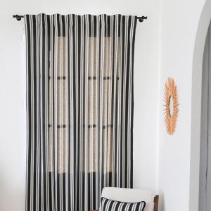 Rideau à rayures noir et blanc en coton et polyester 140x25…