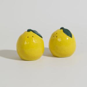 Salière et poivrier citrons en grès jaune et vert