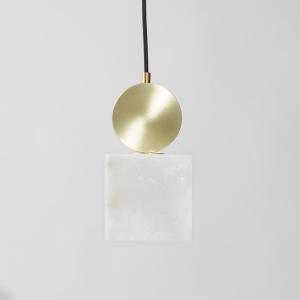 Suspension en gypse blanc et métal doré