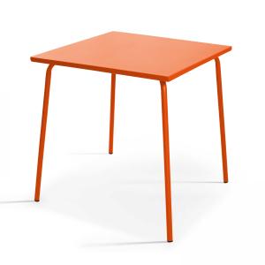 Table de terrasse carrée en métal orange