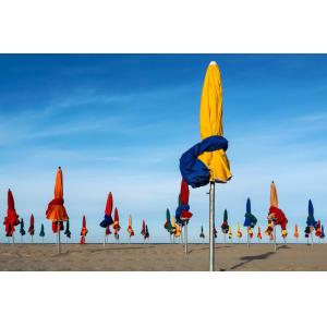 Tableau plage les parapluies de deauville  imprimé sur toil…
