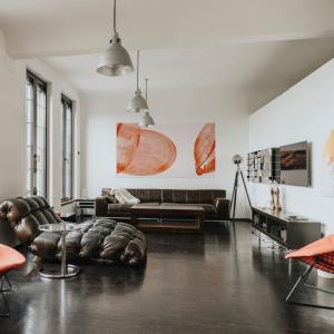 Tableau tourbillon et connexion orange en toile imprimée, 1…