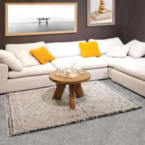 Tapis 120x170 cm beige et noir motif berbère ethnique