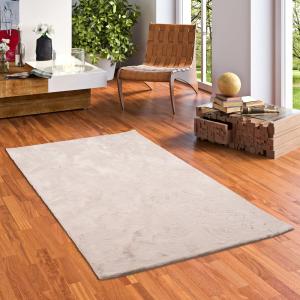Tapis en fausse fourrure beige 180x250 cm