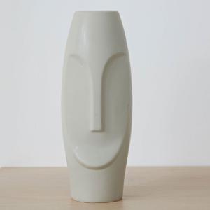 Vase gris en céramique